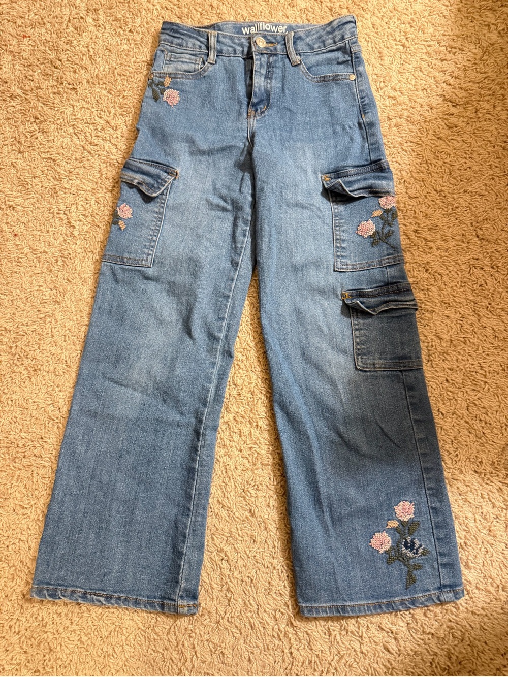 Blue Embroidery jeans with side pockets size
10Y